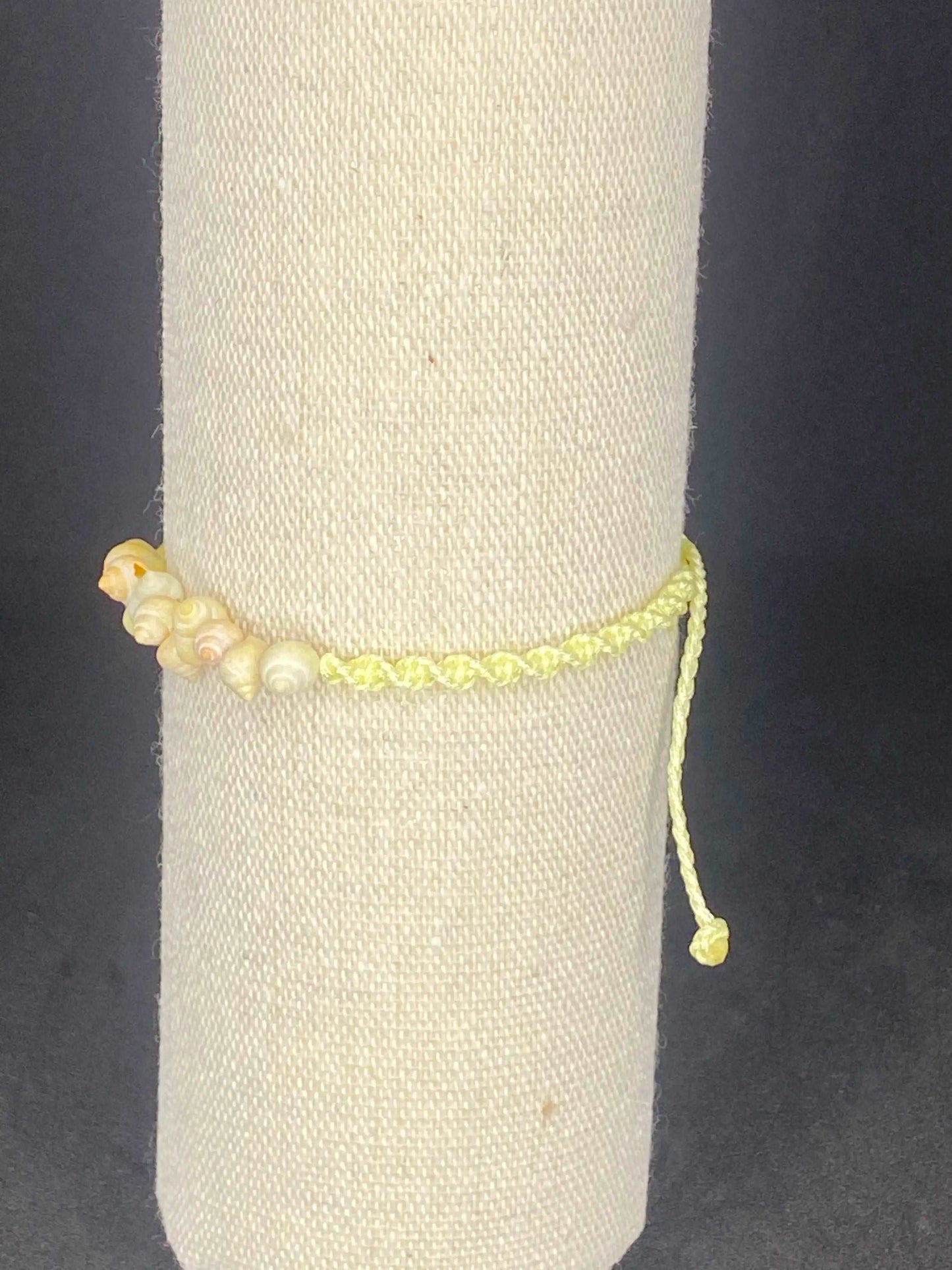 Bracelet jaune clair coquillages - BR-50 - Creations Natural Stone